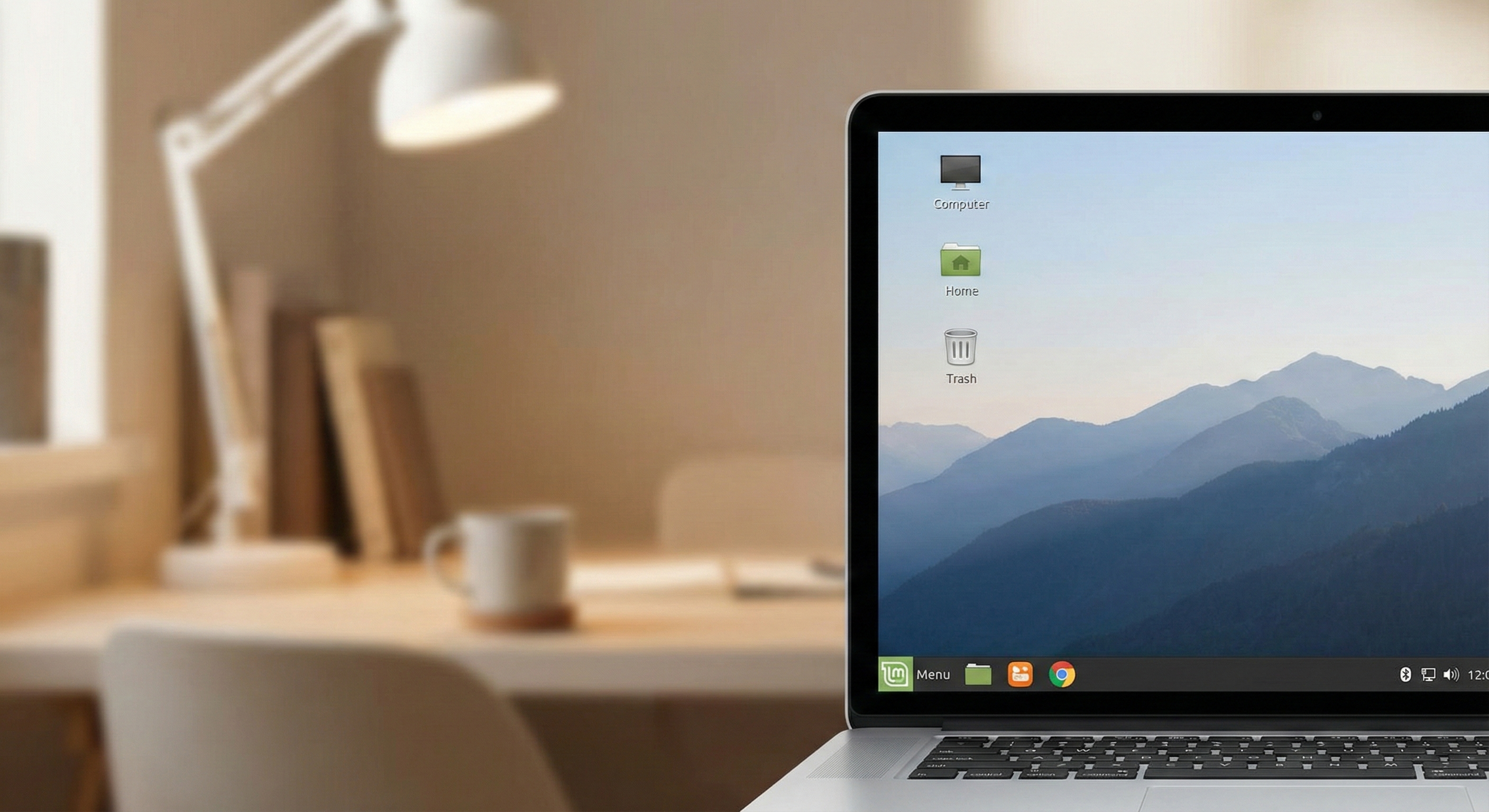 Pulpit systemu Linux Mint przypominający Windows